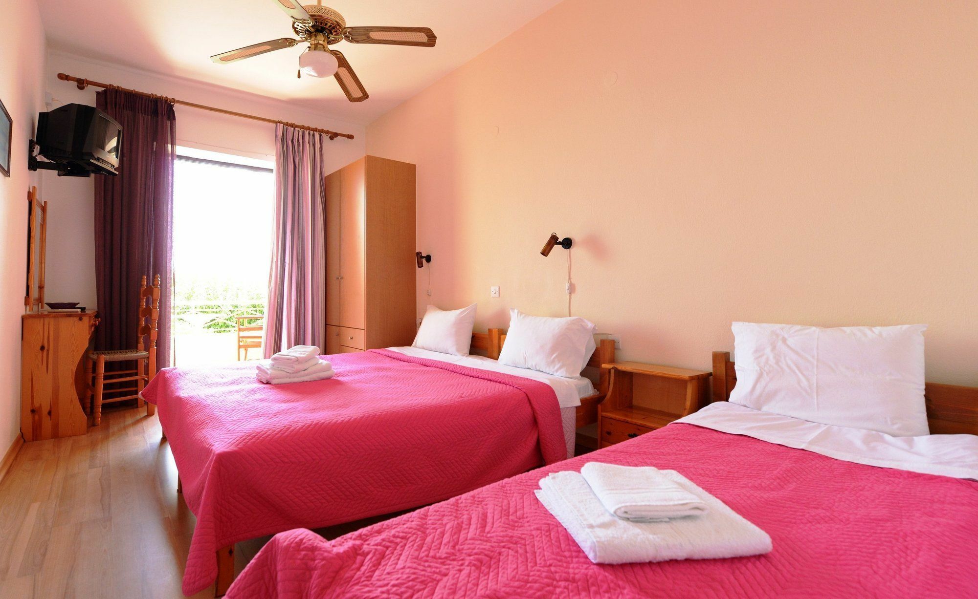 Pharos Rooms Ília Dış mekan fotoğraf