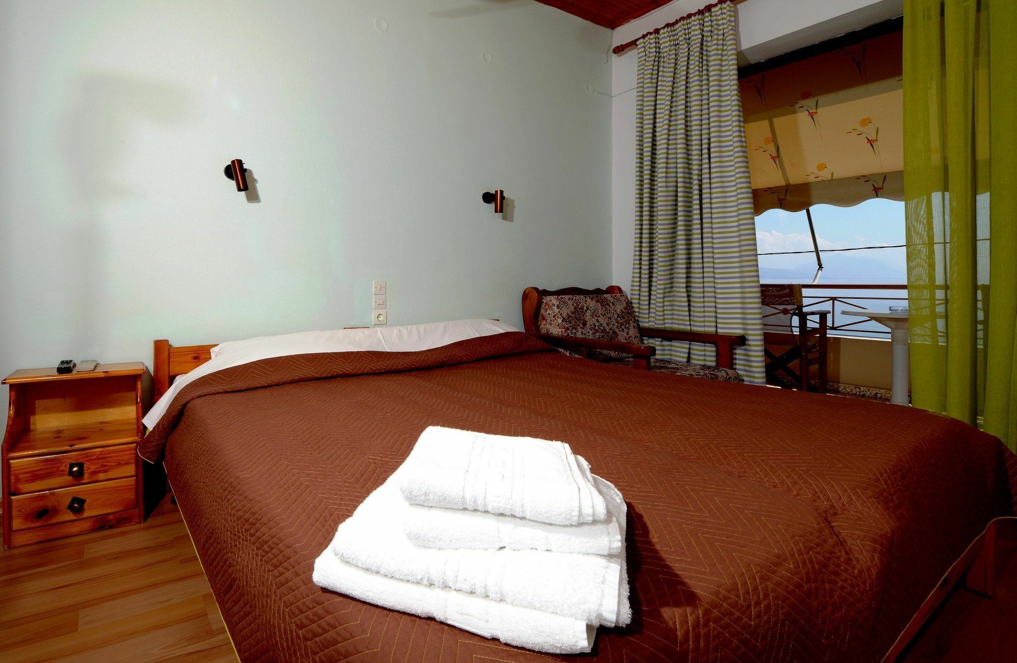 Pharos Rooms Ília Dış mekan fotoğraf